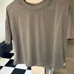 Vuori Short Sleeve Tee - Heather Gray